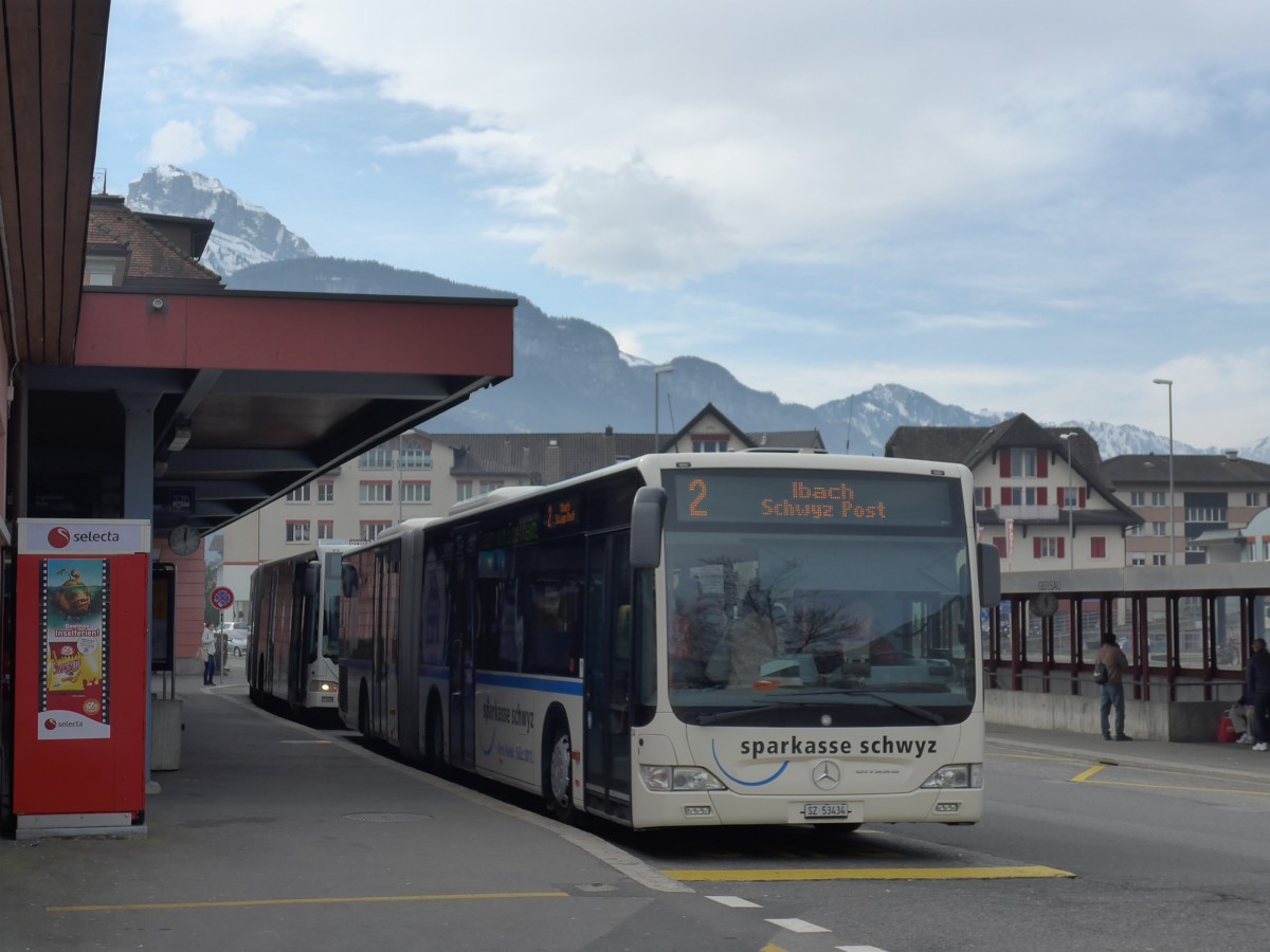 (159'236) - AAGS Schwyz - Nr. 34/SZ 53'434 - Mercedes am 17. Mrz 2015 beim Bahnhof Brunnen