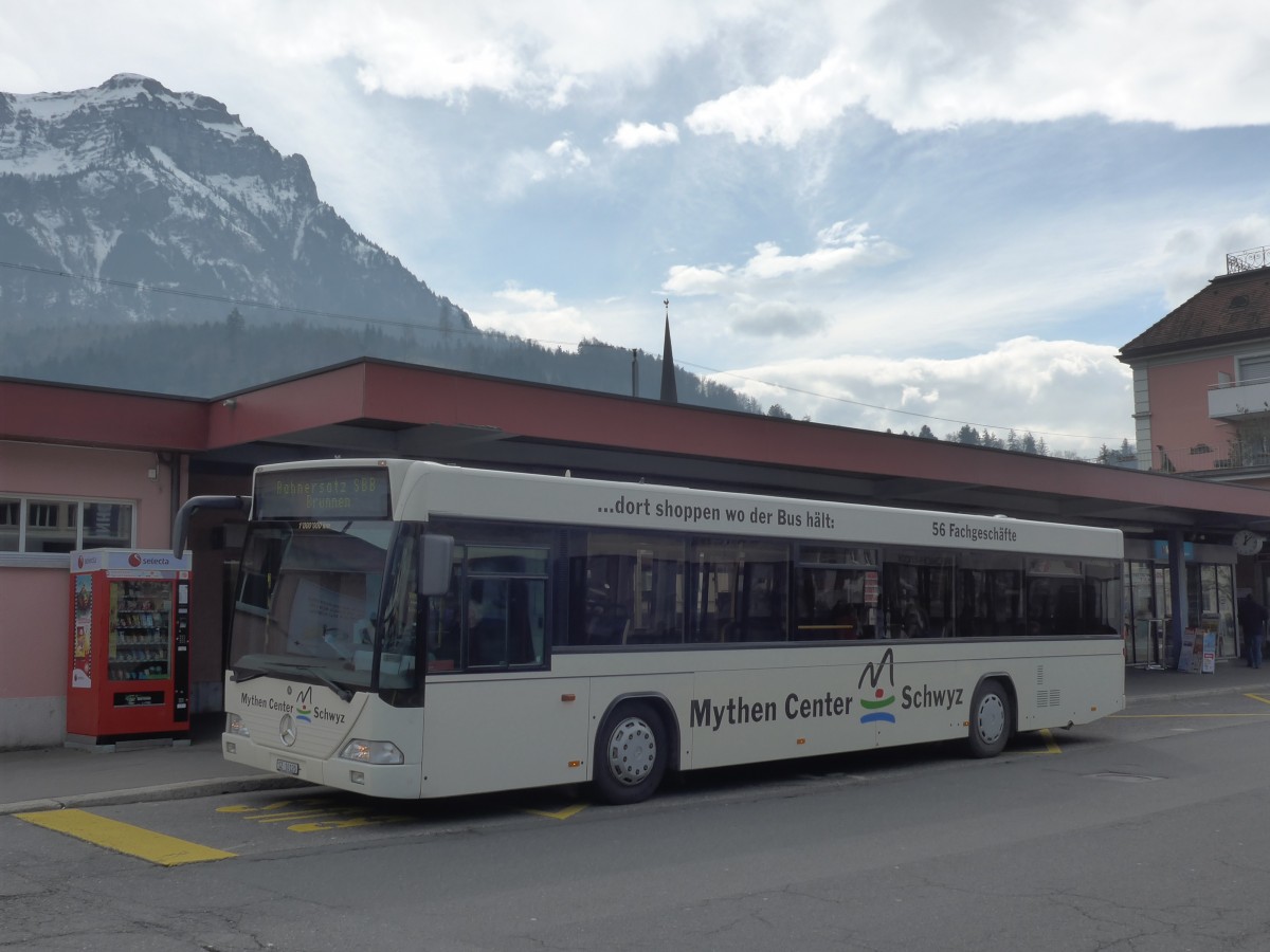 (159'240) - AAGS Schwyz - Nr. 20/SZ 10'120 - Mercedes/Hess am 17. Mrz 2015 beim Bahnhof Brunnen