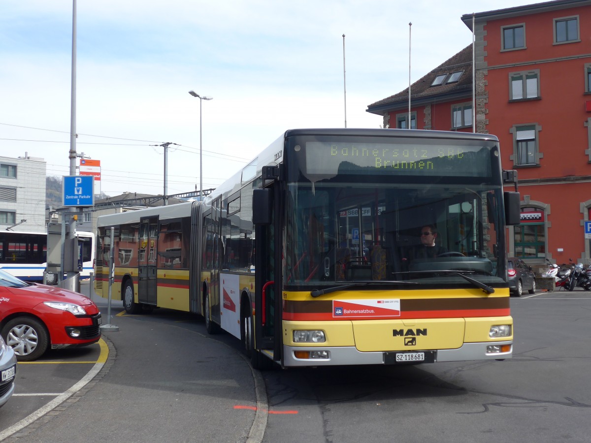 (159'261) - AAGS Schwyz - Nr. 81/SZ 118'681 - MAN (ex STI Thun Nr. 90) am 17. Mrz 2015 beim Bahnhof Arth-Goldau