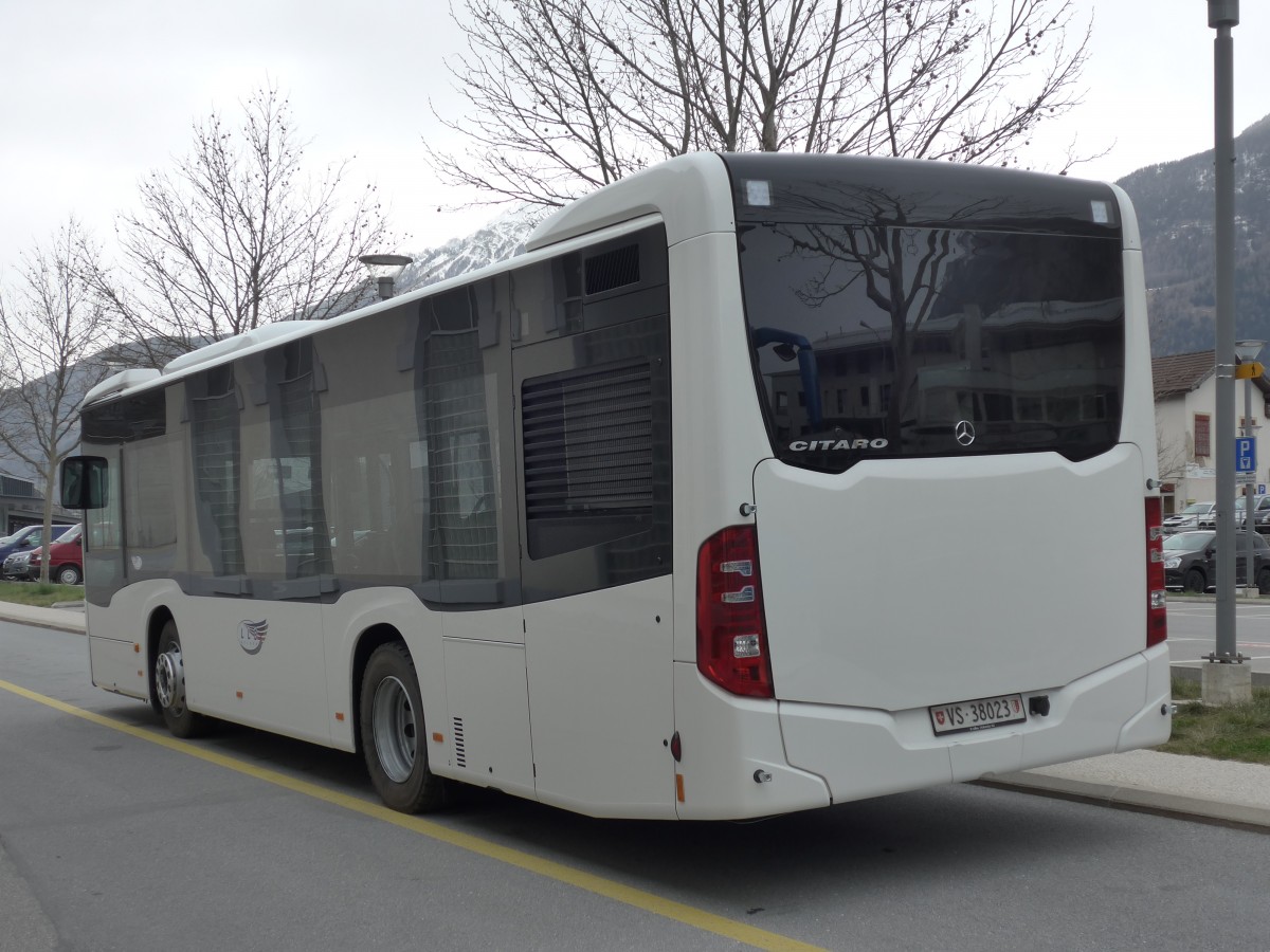 (159'584) - LLB Susten - Nr. 23/VS 38'023 - Mercedes am 2. April 2015 in Leuk, Garage