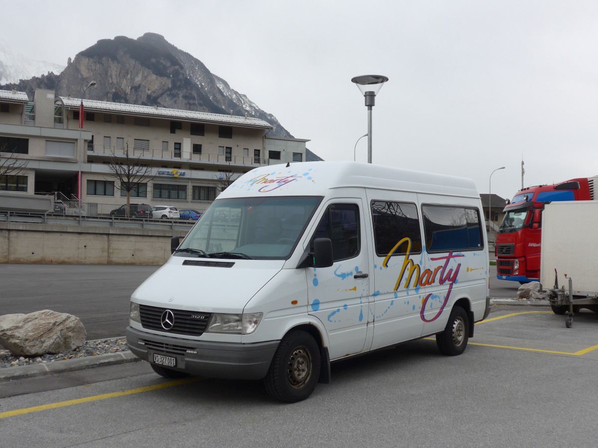 (159'589) - Marty, Varen - VS 327'001 - Mercedes am 2. April 2015 in Leuk, Garage LLB