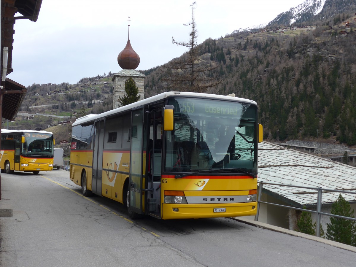 (159'612) - Zerzuben, Visp-Eyholz - Nr. 65/VS 45'880 - Setra am 2. April 2015 beim Bahnhof St. Niklaus