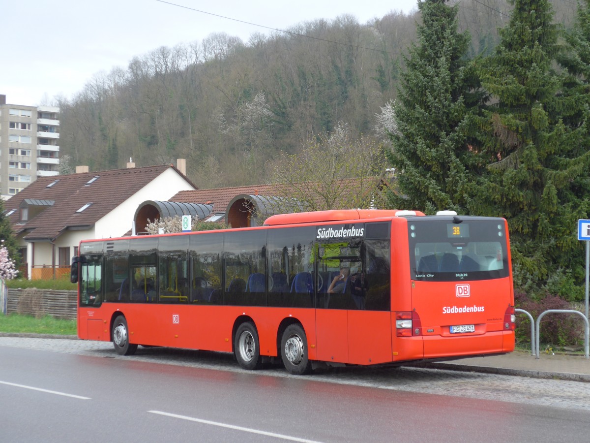 (159'806) - SBG Freiburg - FR-JS 451 - MAN am 11. April 2015 in Grenzach-Wyhden, Siedlung