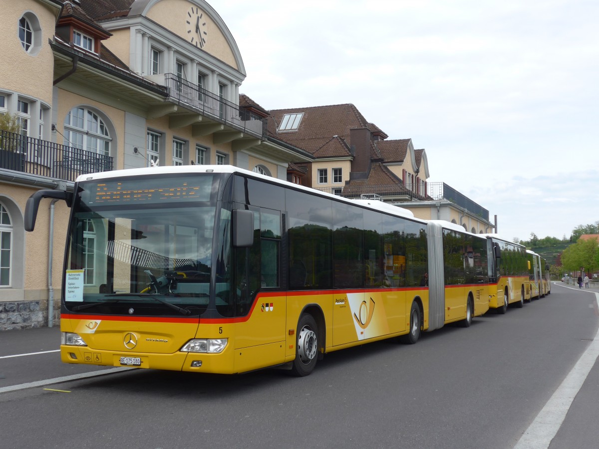 (160'035) - Steiner, Ortschwaben - Nr. 5/BE 175'180 - Mercedes am 26. April 2015 beim Bahnhof Spiez