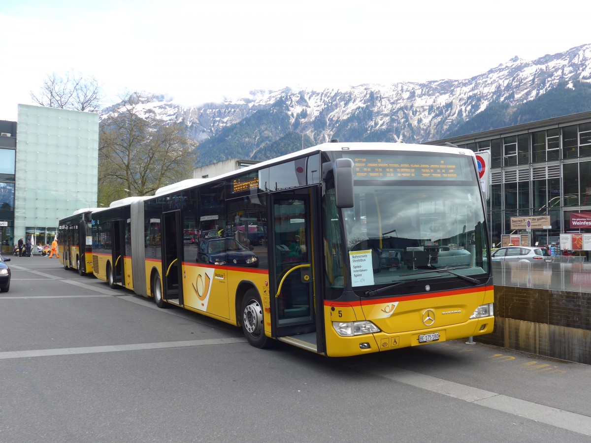 (160'042) - Steiner, Ortschwaben - Nr. 5/BE 175'180 - Mercedes am 26. April 2015 beim Bahnhof Interlaken Ost