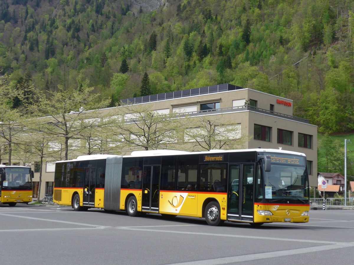 (160'106) - Steiner, Ortschwaben - Nr. 5/BE 175'180 - Mercedes am 26. April 2015 beim Bahnhof Interlaken Ost