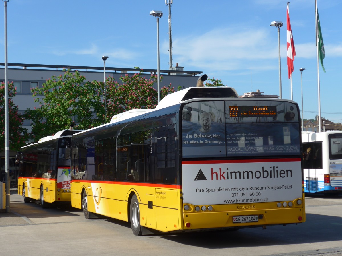 (160'184) - Schmidt, Oberbren - SG 267'104 - Solaris am 8. Mai 2015 beim Bahnhof Wil