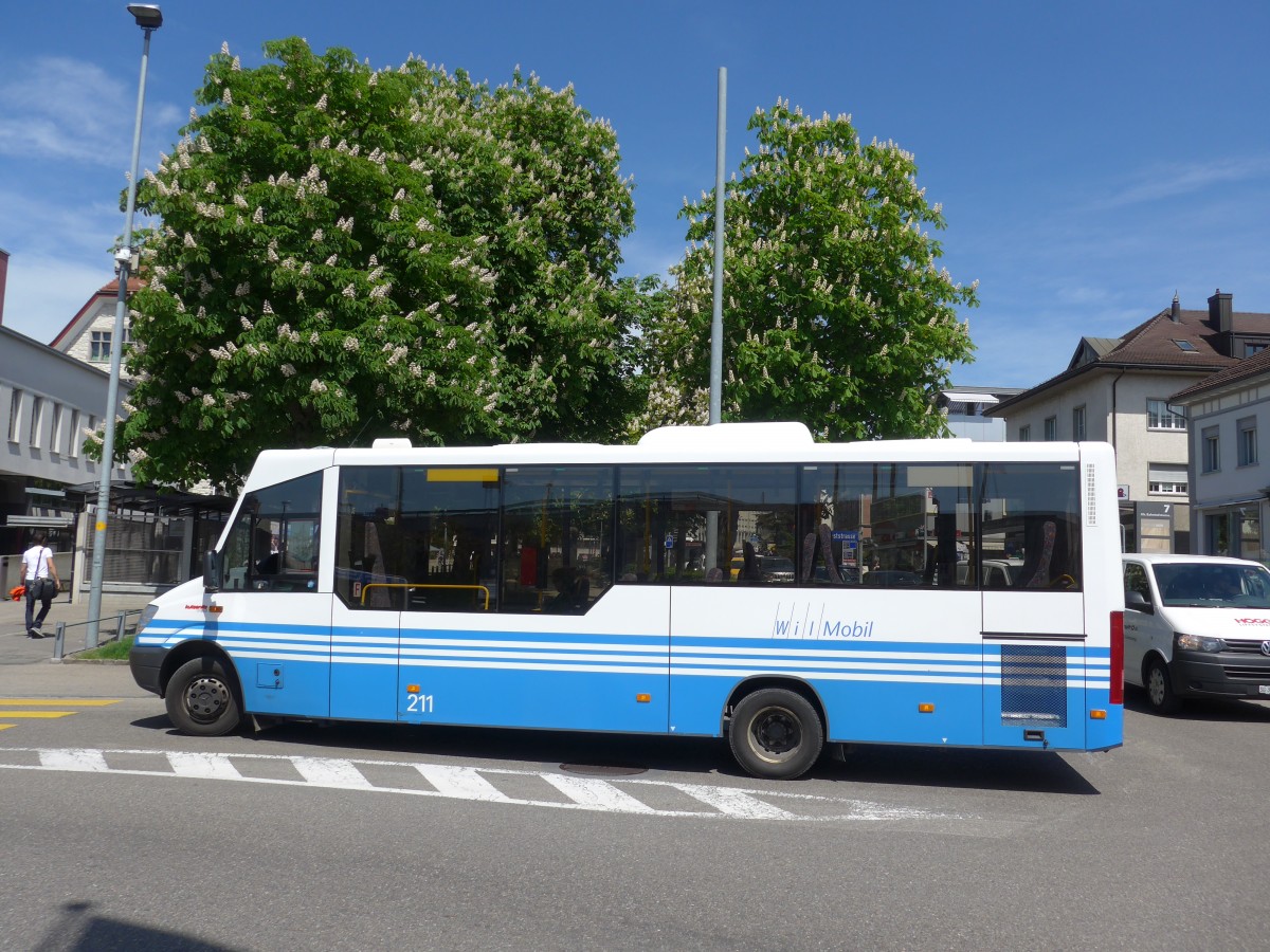 (160'197) - WilMobil, Wil - Nr. 211/SG 310'771 - Mercedes/Kutsenits am 8. Mai 2015 beim Bahnhof Wil