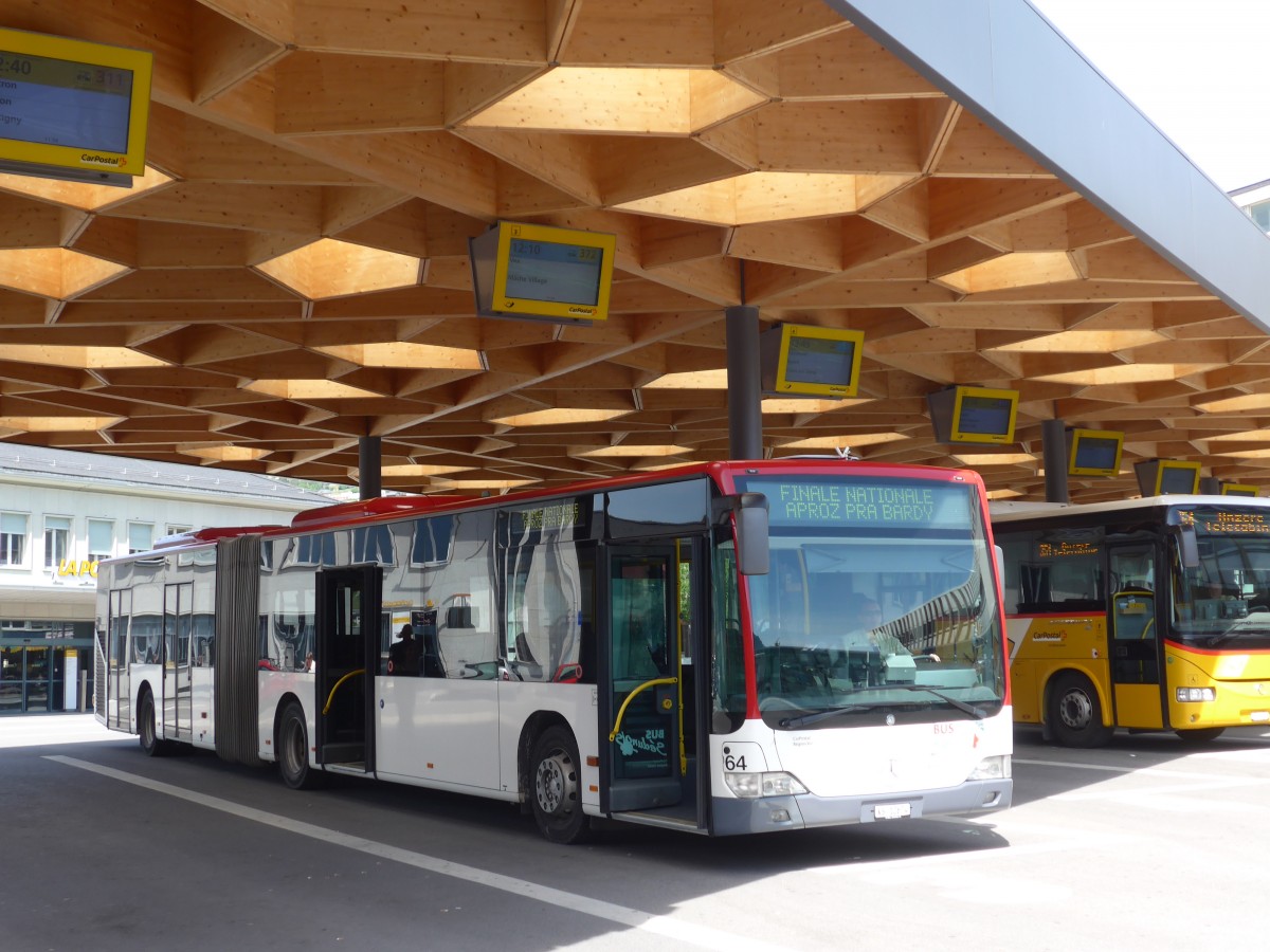 (160'395) - PostAuto Wallis - Nr. 64/VS 12'674 - Mercedes (ex Lathion, Sion Nr. 64) am 10. Mai 2015 beim Bahnhof Sion