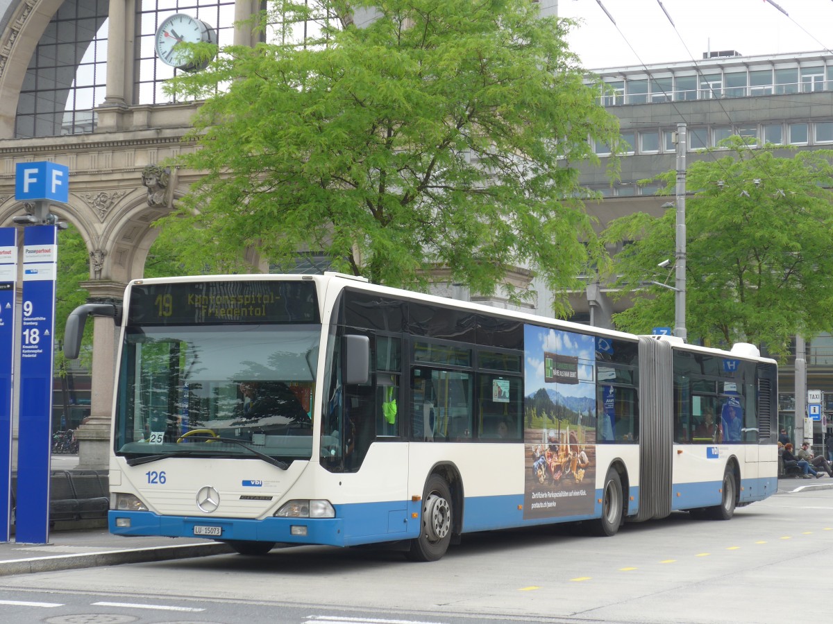 (160'622) - VBL Luzern - Nr. 126/LU 15'073 - Mercedes am 22. Mai 2015 beim Bahnhof Luzern