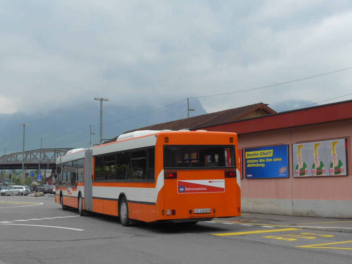 (160'713) - AAGS Schwyz - Nr. 82/SZ 118'682 - MAN (ex BOGG Wangen b.O. Nr. 45; ex SOO Olten Nr. 45) am 22. Mai 2015 beim Bahnhof Brunnen