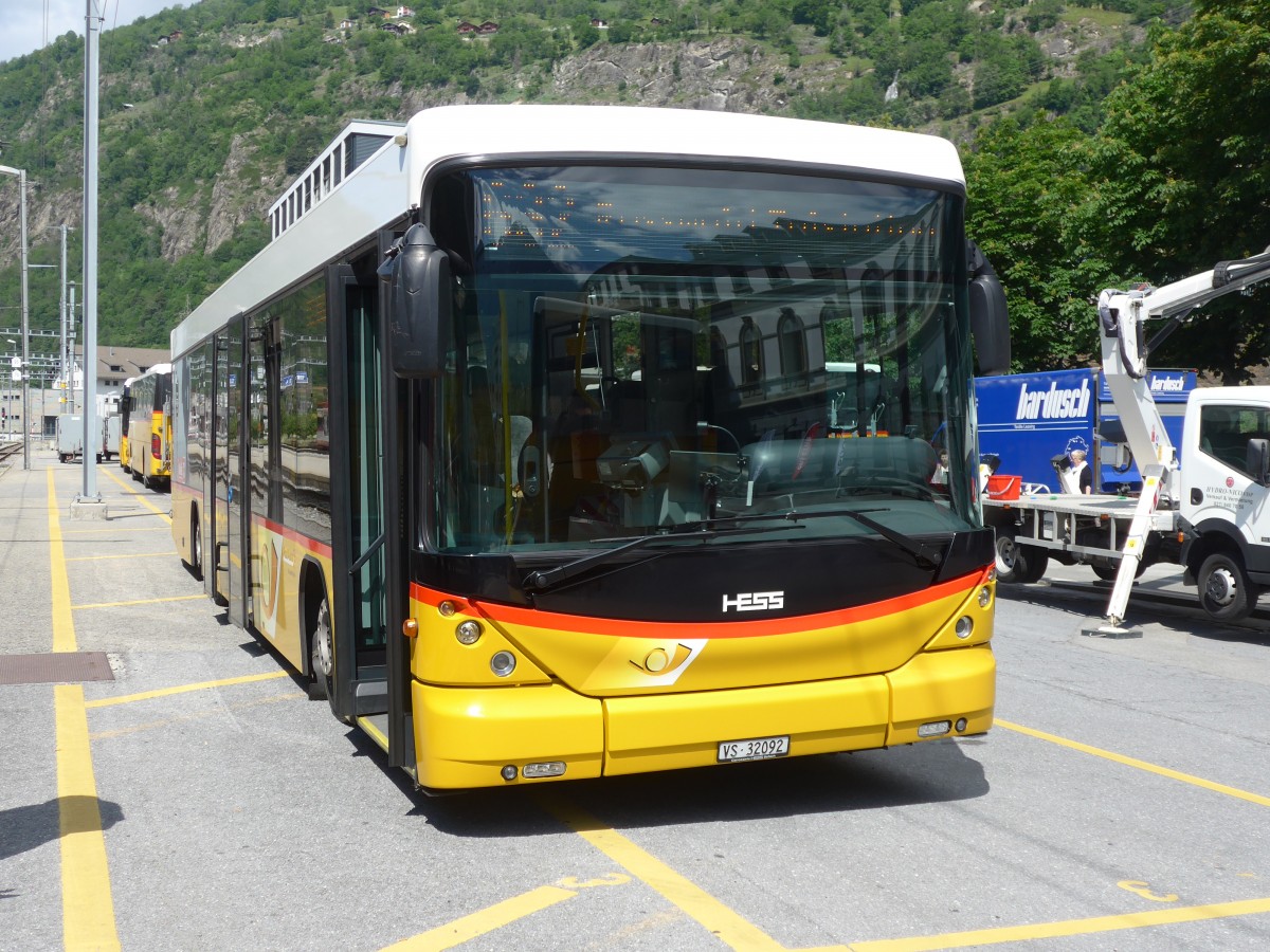 (161'096) - PostAuto Wallis - VS 32'092 - Scania/Hess (ex In Albon, Visp) am 27. Mai 2015 beim Bahnhof Brig