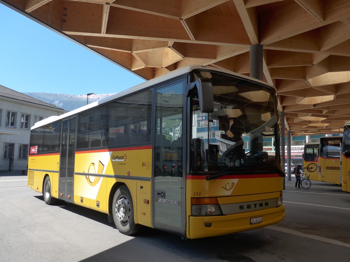 (161'166) - Buchard, Leytron - Nr. 252/VS 84'252 - Setra (ex Rey, Ayent; ex Buchard, Leytron) am 27. Mai 2015 beim Bahnhof Sion