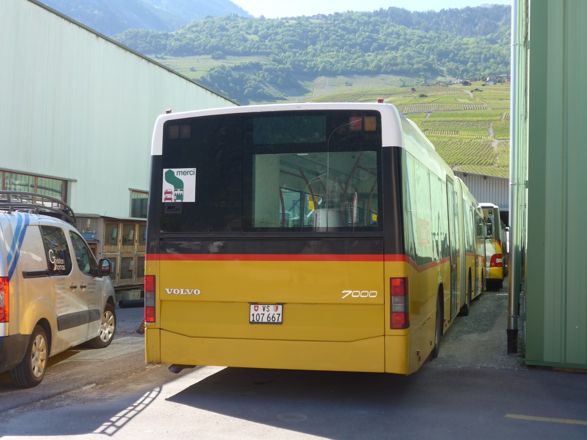 (161'208) - Buchard, Leytron - Nr. 153/VS 107'667 - Volvo am 27. Mai 2015 in Leytron, Garage