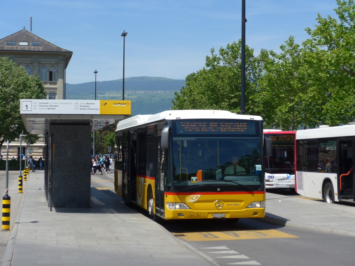 (161'311) - CarPostal Ouest - VD 510'289 - Mercedes am 28. Mai 2015 beim Bahnhof Yverdon