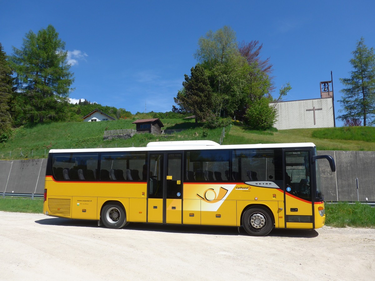 (161'352) - AVJ Les Bioux - VD 382'622 - Setra am 28. Mai 2015 beim Bahnhof Le Pont