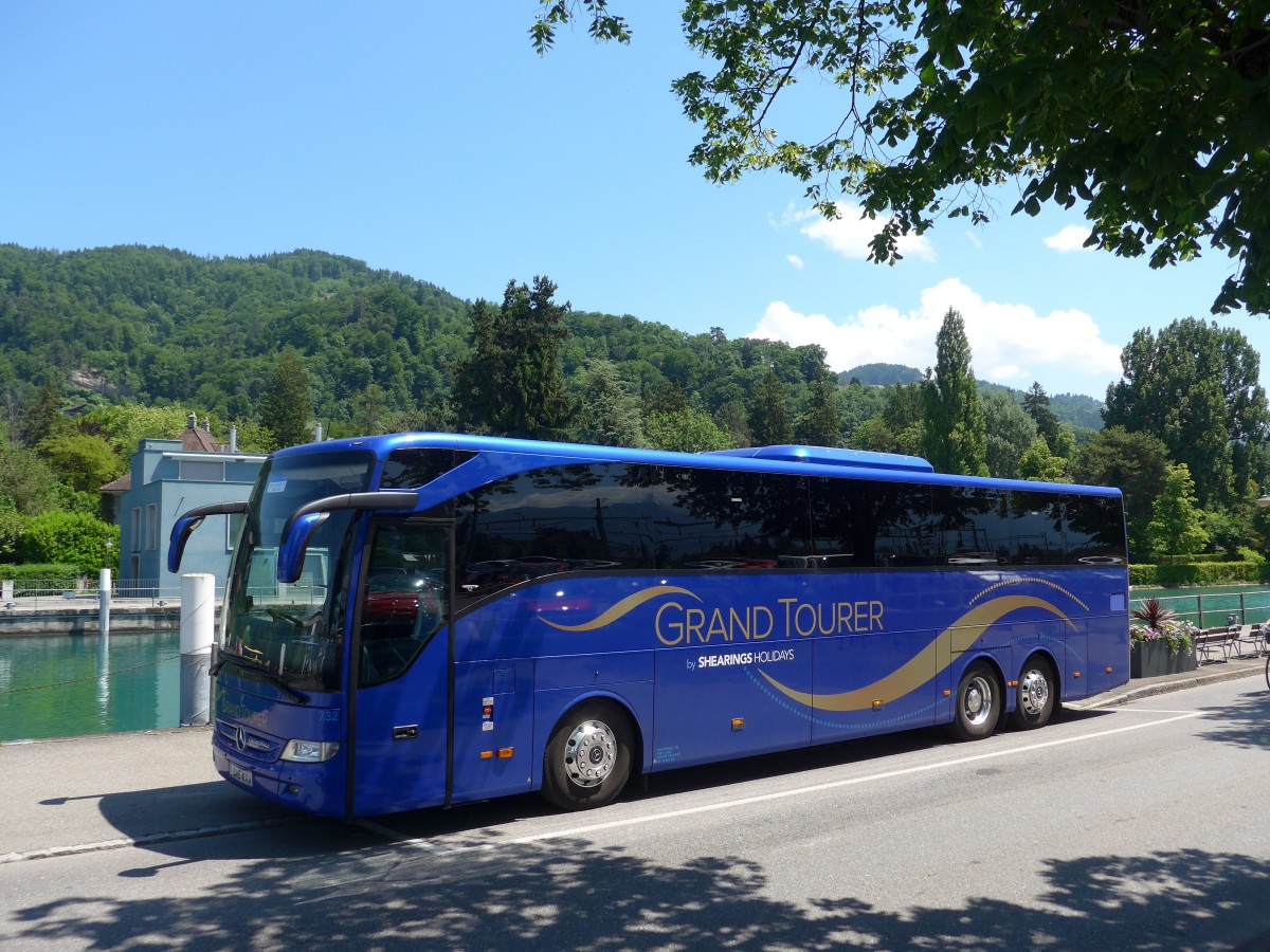 (161'715) - Aus England: Shearings, Wigan - Nr. 732/BN15 WXU - Mercedes am 3. Juni 2015 bei der Schifflndte Thun