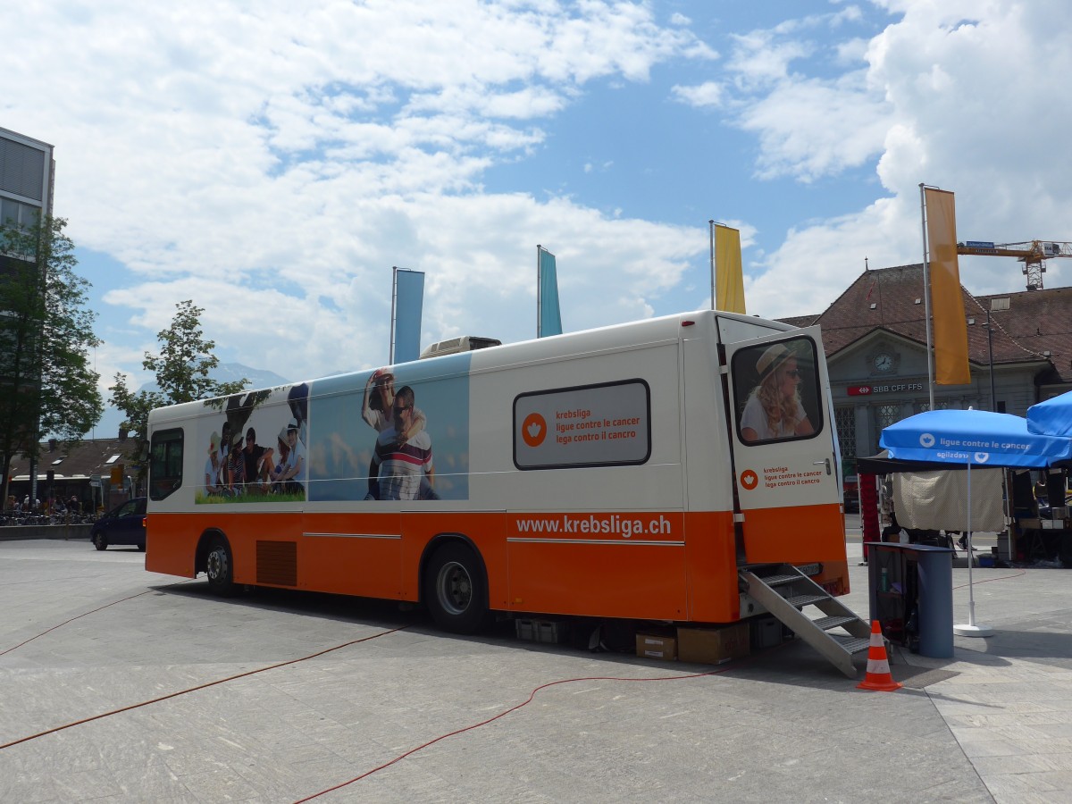 (162'029) - Krebsliga, Bern - BE 567'103 - Volvo/Hess (ex Ligue tuberculose, Neuchtel) am 11. Juni 2015 in Thun, Aarefeldplatz