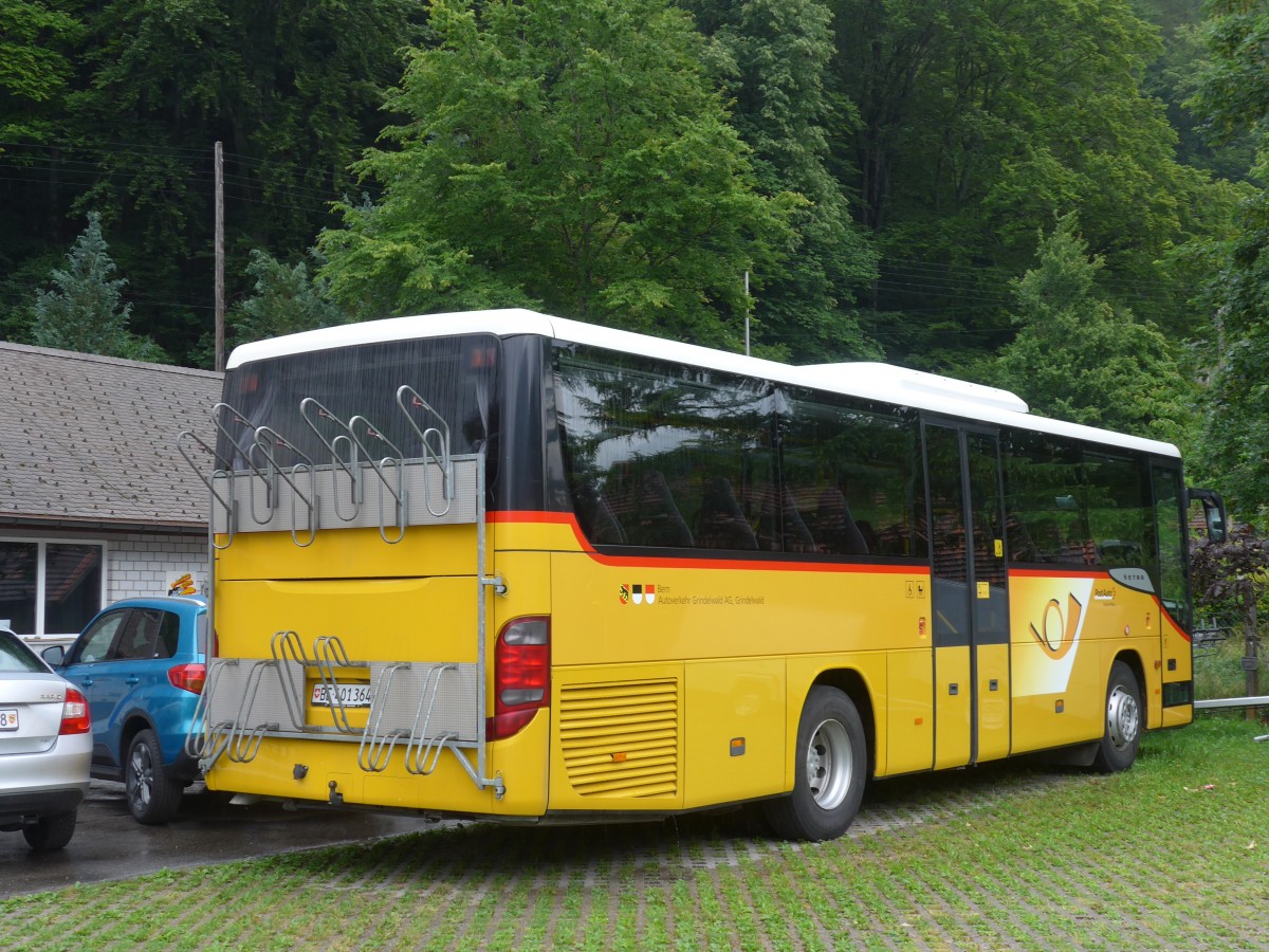 (162'430) - AVG Meiringen - Nr. 64/BE 401'364 - Setra am 21. Juni 2015 in Meiringen, Garage