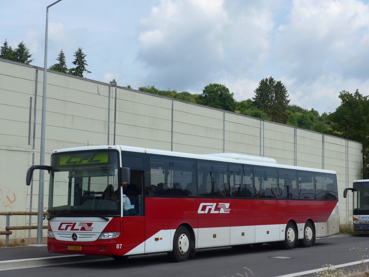 (162'581) - CFL Luxembourg - Nr. 87/FZ 8865 - Mercedes am 25. Juni 2015 beim Bahnhof Ettelbruck