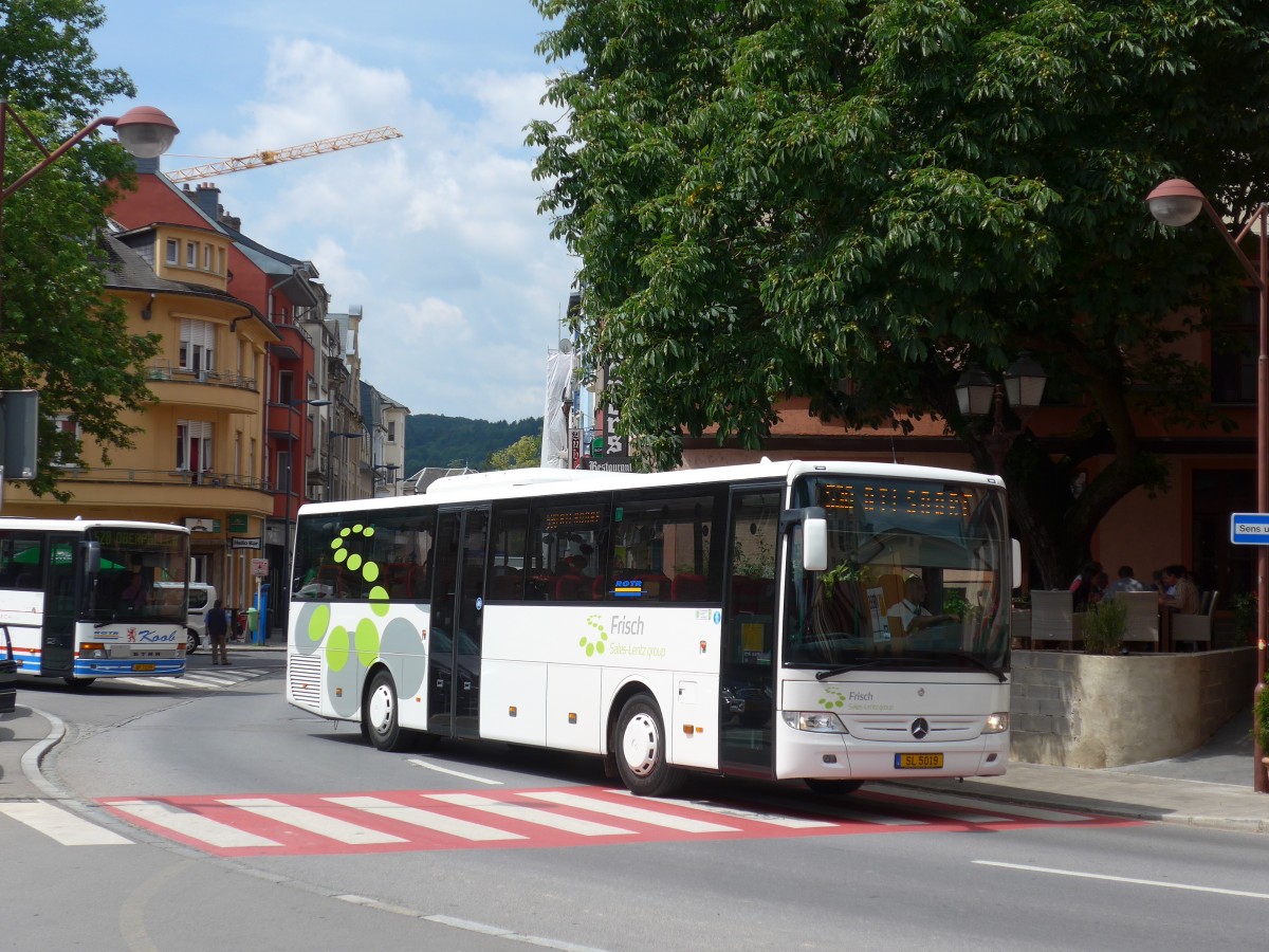 (162'606) - Sales-Lentz, Bascharage - SL 5019 - Mercedes am 25. Juni 2015 beim Bahnhof Ettelbruck