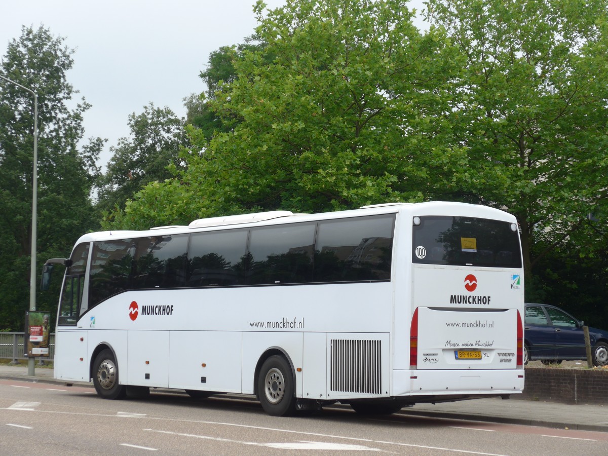 (162'684) - Munckhof, Hurst-Nijmegen - Nr. 184/BR-VN-56 - Volvo/Berkhof am 27. Juni 2015 beim Bahnhof Heerlen