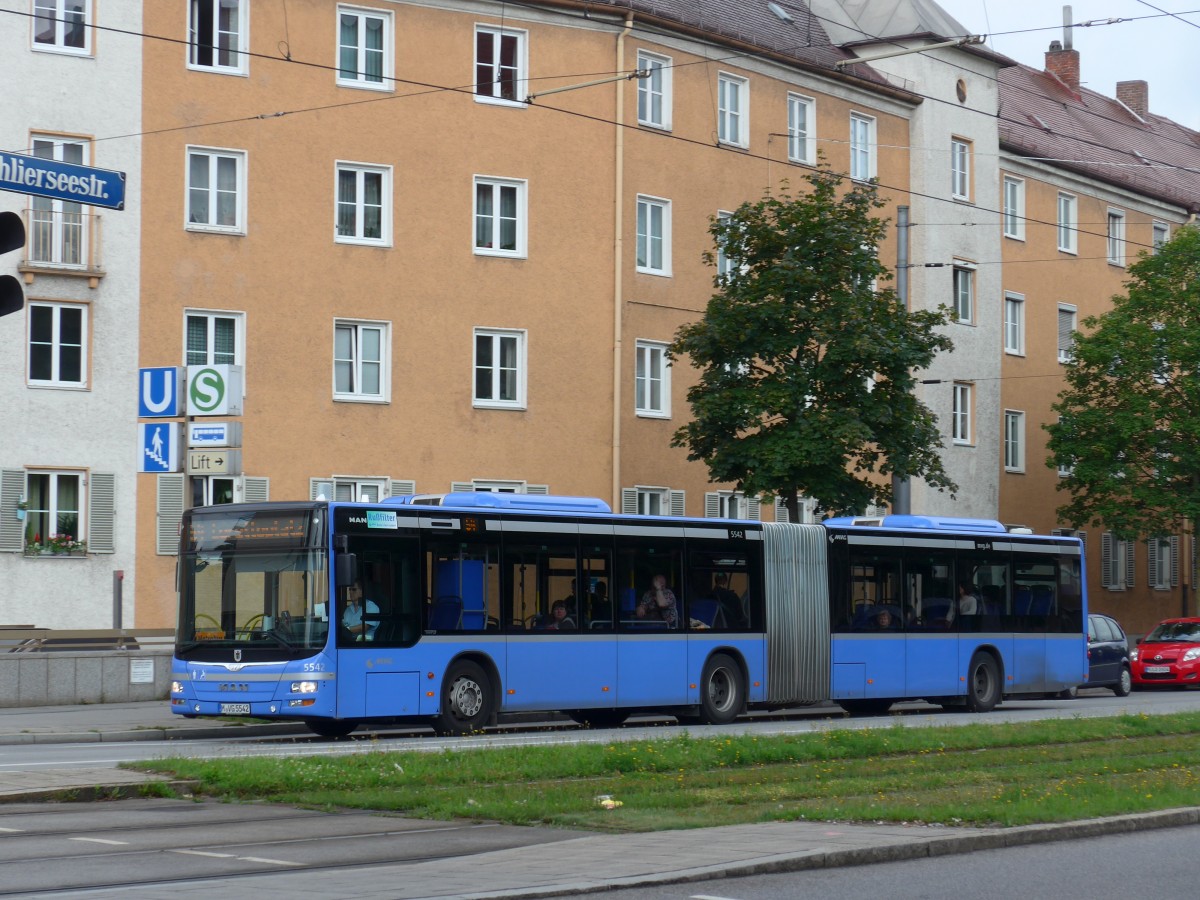 (162'775) - MVG Mnchen - Nr. 5542/M-VG 5542 - MAN am 28. Juni 2015 in Mnchen, Bahnhof Giesing