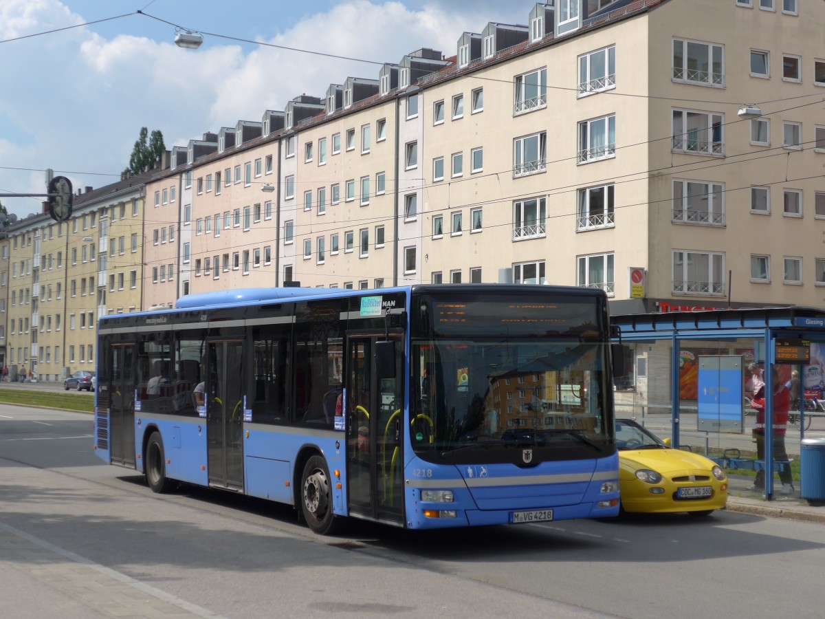 (162'779) - MVG Mnchen - Nr. 4218/M-VG 4218 - MAN am 28. Juni 2015 in Mnchen, Bahnhof Giesing