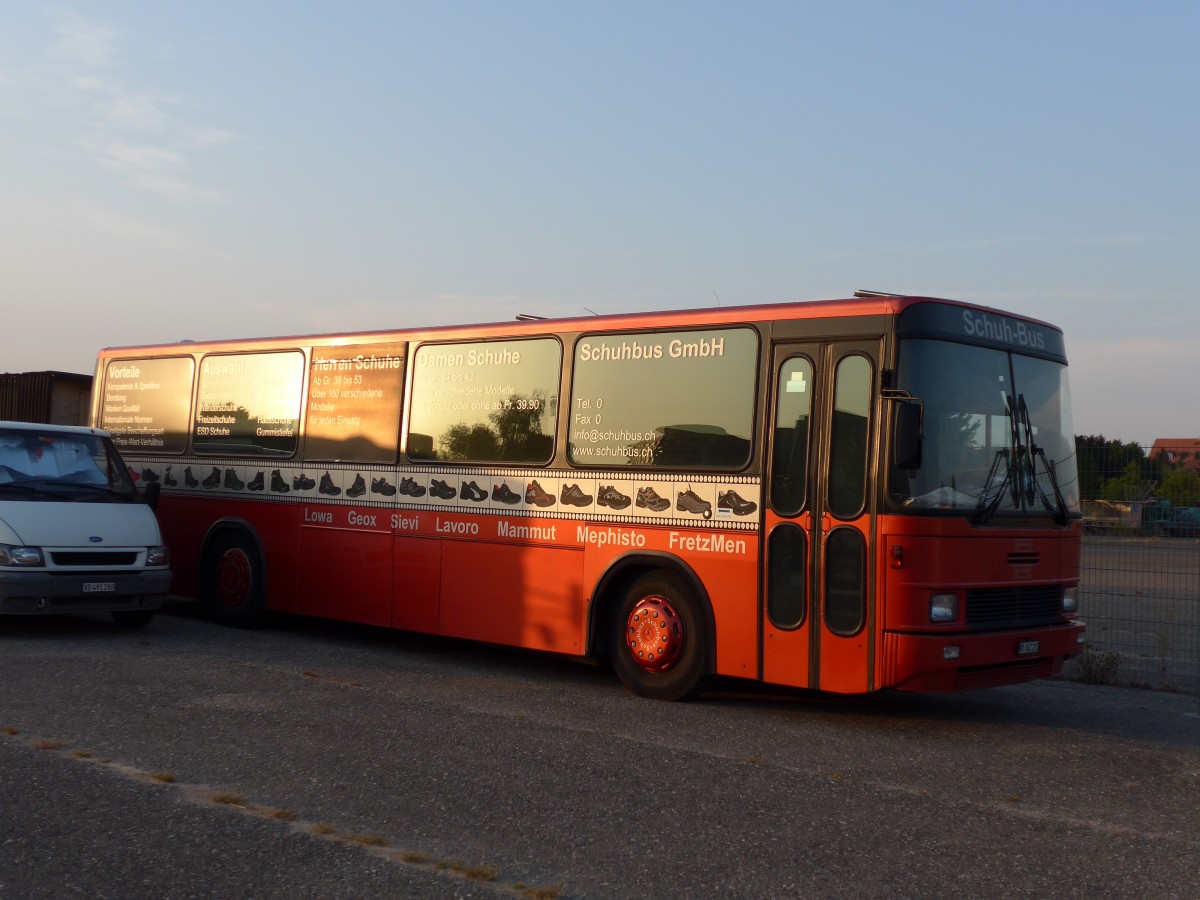 (163'078) - Schuhbus, Fahrwangen - VD 162'213 - NAW/Hess am 17. Juli 2015 in Estavayer-le-Lac, Garage TPF