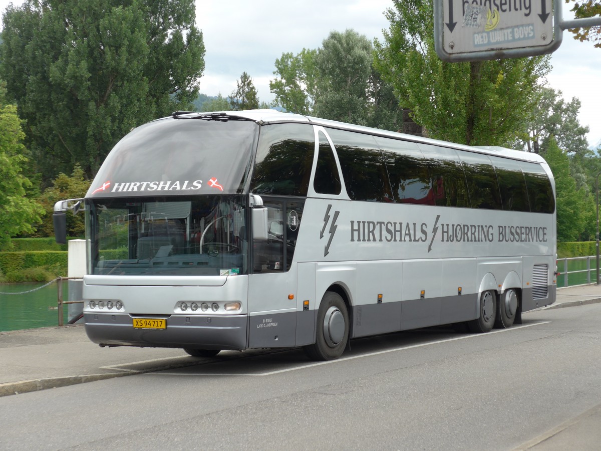 (163'182) - Aus Dnemark: Andersen, Hjrring - XS 94'717 - Neoplan am 29. Juli 2015 bei der Schifflndte Thun