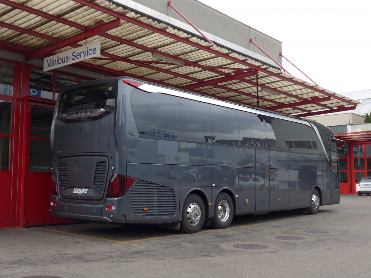 (163'331) - EvoBus, Kloten - ZH 482'618 - Setra am 15. August 2015 in Kloten, EvoBus