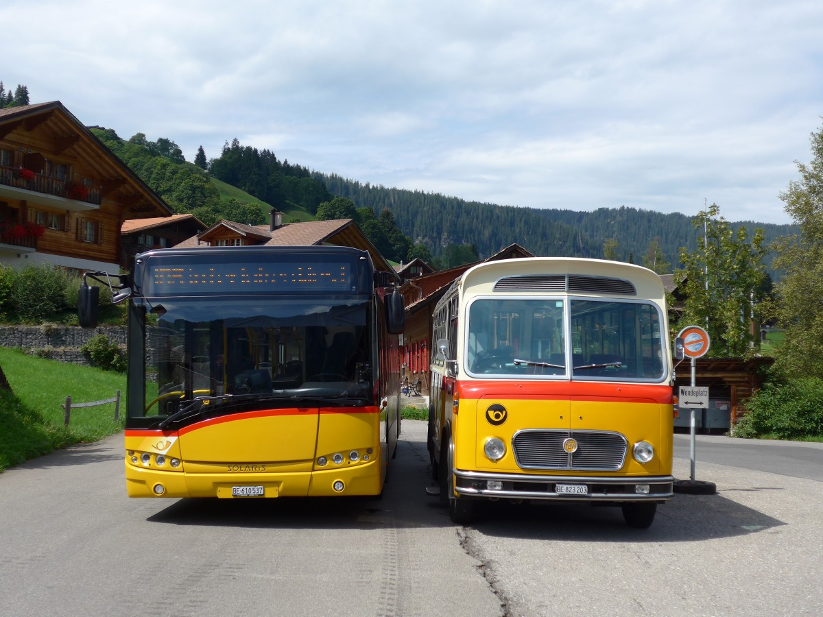 (163'805) - PostAuto Bern - BE 610'537 - Solaris + Rentsch, Gunten - BE 823'203 - FBW/Gangloff (ex P 23'203; ex P 21'003) am 23. August 2015 in Habkern, Zundli