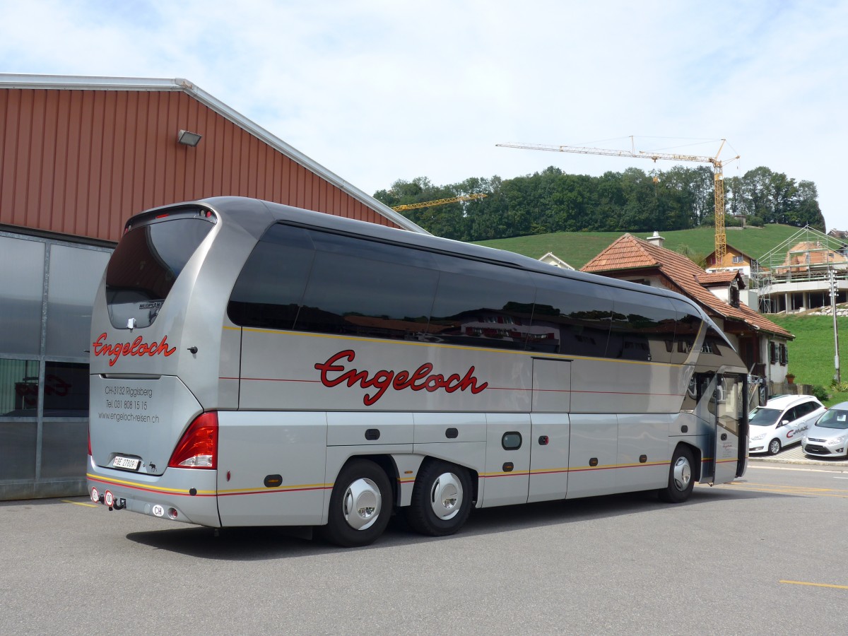 (164'681) - Engeloch, Riggisberg - BE 27'809 - Neoplan am 13. September 2015 in Riggisberg, Garage