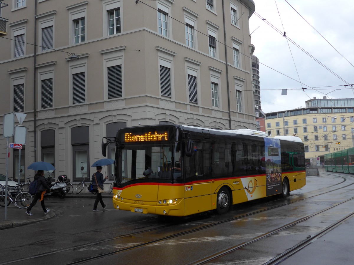 (164'702) - PostAuto Nordschweiz - BL 202'235 - Solaris am 14. September 2015 beim Bahnhof Basel