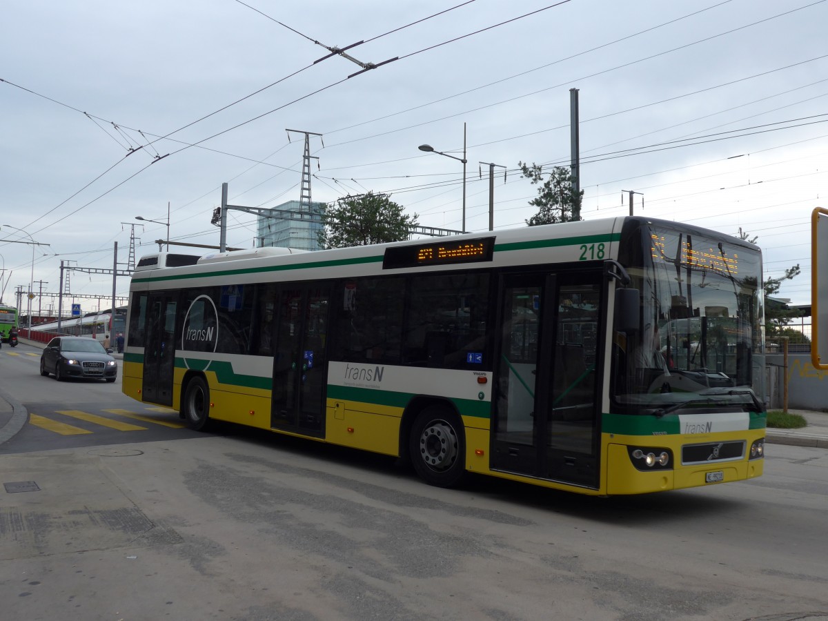 (164'764) - transN, La Chaux-de-Fonds - Nr. 218/NE 99'218 - Volvo (ex TN Neuchtel Nr. 218) am 15. September 2015 beim Bahnhof Neuchtel