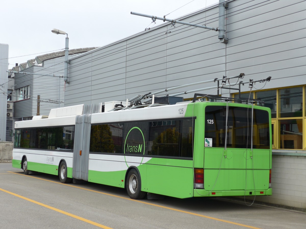 (164'822) - transN, La Chaux-de-Fonds - Nr. 125 - NAW/Hess Gelenktrolleybus (ex TC La Chaux-de-Fonds Nr. 125) am 15. September 2015 in Marin, Dpt