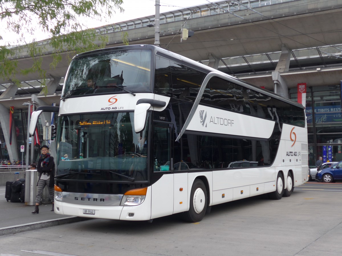 (164'850) - AAGU Altdorf - Nr. 60/UR 9142 - Setra am 16. September 2015 beim Bahnhof Luzern