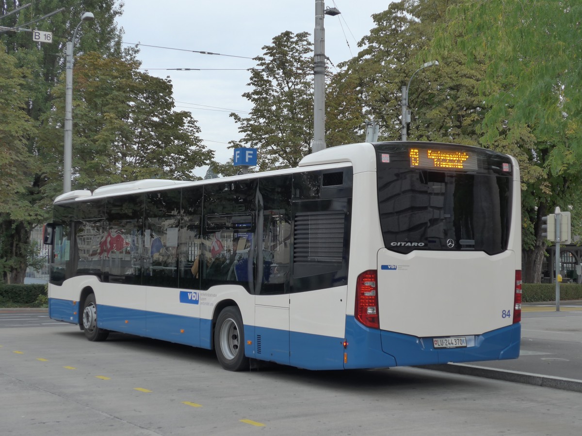 (164'851) - VBL Luzern - Nr. 84/LU 244'370 - Mercedes am 16. September 2015 beim Bahnhof Luzern