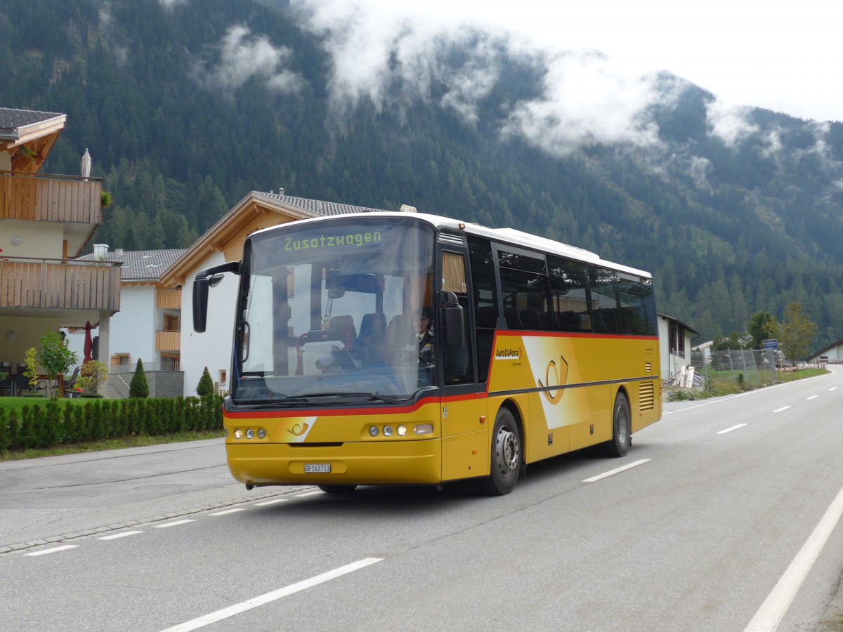 (165'320) - Mark, Andeer - GR 163'713 - Neoplan (ex GR 3340) am 19. September 2015 in Andeer, Tgavugl