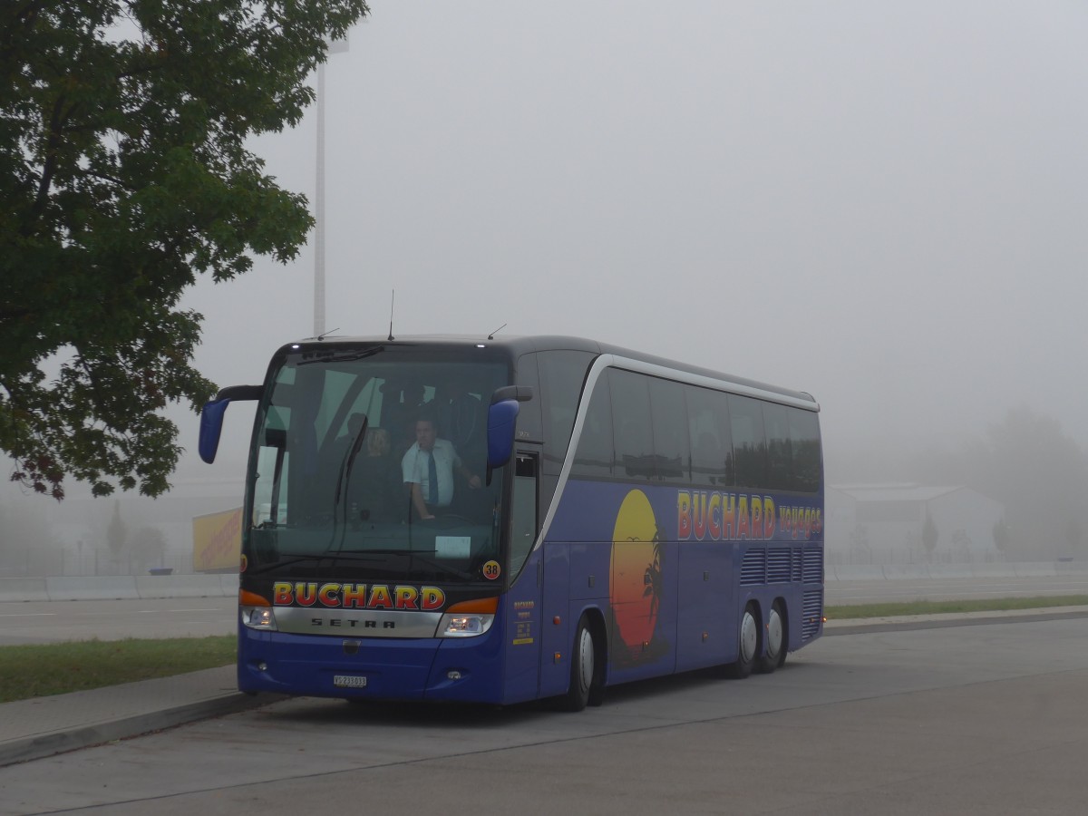 (165'465) - Aus der Schweiz: Buchard, Leytron - Nr. 38/VS 233'033 - Setra am 21. September 2015 in Lrrach, Grenze