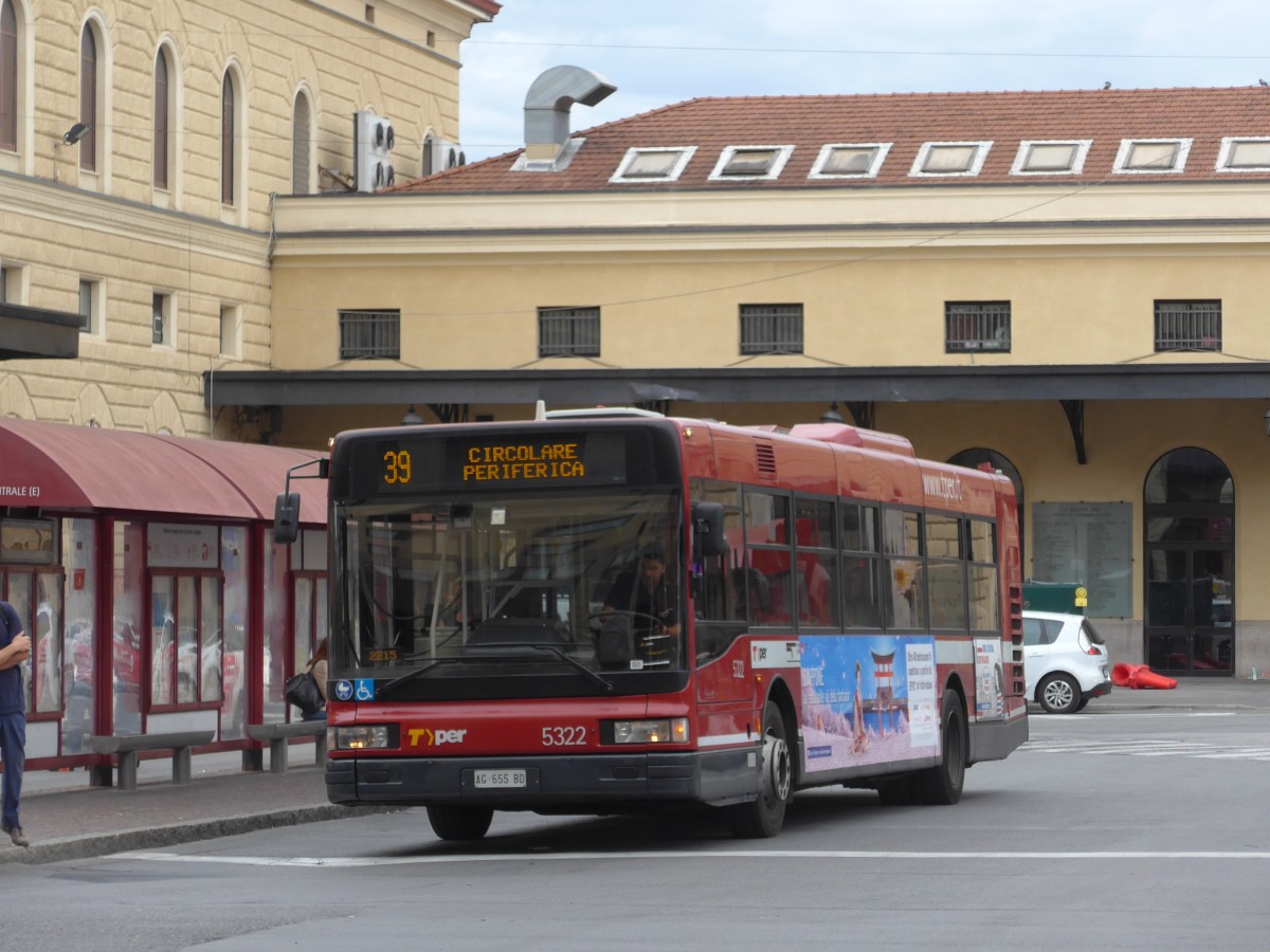 (165'567) - TPER Bologna - Nr. 5322/AG-655 BD - Iveco am 23. September 2015 beim Bahnhof Bologna Centrale