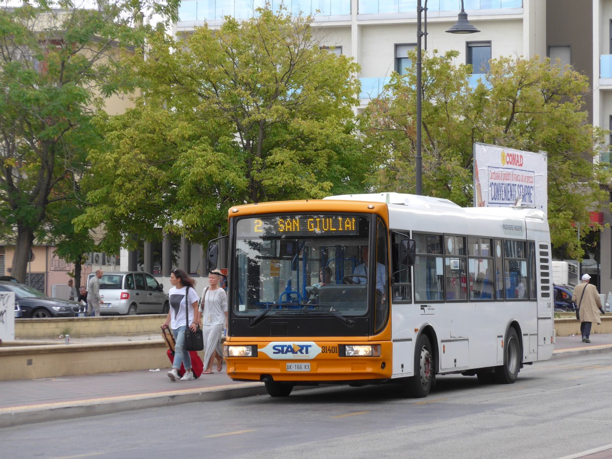 (165'572) - START Cesena - Nr. 31'401/AK-166 KX - Cacciamali am 23. September 2015 beim Bahnhof Rimini