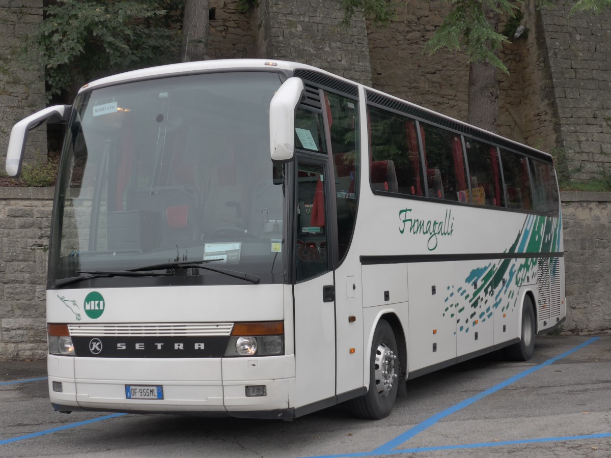 (165'661) - Aus Italien: Miki, Roma - DF-955 ML - Setra am 24. September 2015 in San Marino