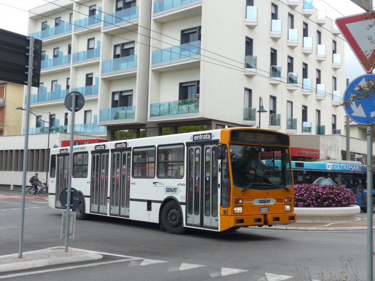 (165'801) - START Cesena - Nr. 31'720/DF-172 BL - Siccar/Autodromo am 25. September 2015 beim Bahnhof Rimini