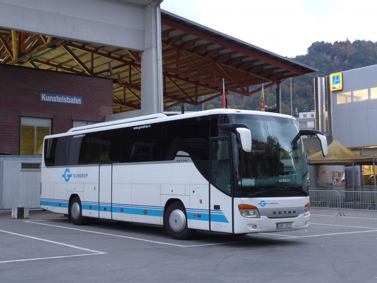 (166'060) - Aus Tschechien: Gumdrop, Praha - 2AF 3171 - Setra am 8. Oktober 2015 in Thun, Grabengut