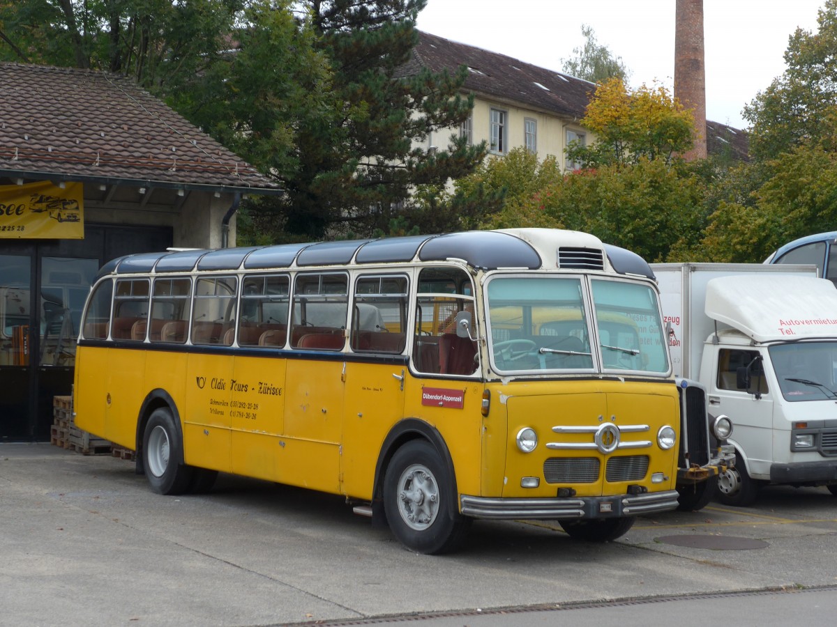 (166'169) - Oldie-Tours Zrisee, Wollerau - Nr. 21 - Saurer/Saurer (ex Marchetti, Airolo; ex P 24'119) am 10. Oktober 2015 in Uznach, Garage