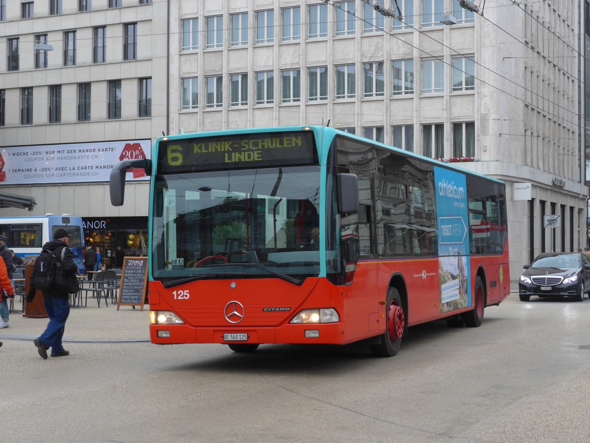 (166'358) - VB Biel - Nr. 125/BE 560'125 - Mercedes am 24. Oktober 2015 in Biel, Zentralplatz