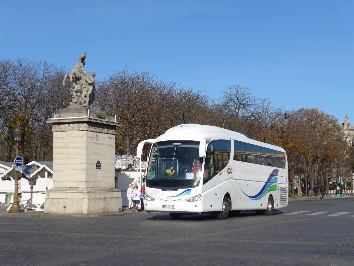 (166'633) - Aus Ungarn: HCC, Budapest - MCD-357 - MAN/Irizar am 15. November 2015 in Paris, Concorde