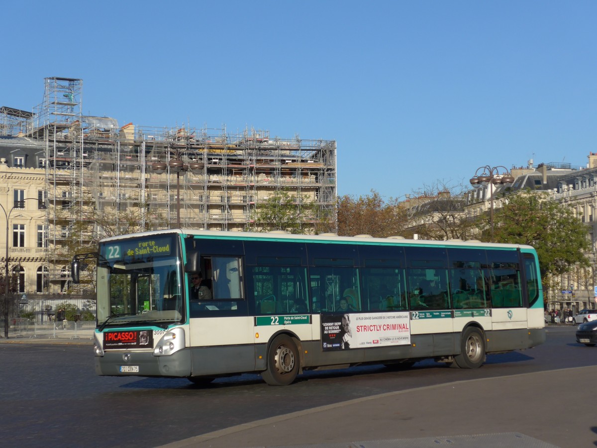 (166'709) - RATP Paris - Nr. 3007/701 QXN 75 - Irisbus am 15. November 2015 in Paris, Arc de Triomphe