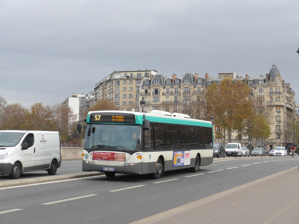 (166'832) - RATP Paris - Nr. 9490/AV 528 HZ - Scania am 16. November 2015 in Paris, Gare d'Austerlitz